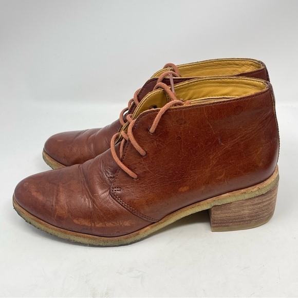 Clarks Originals Booties Womens 7.5 Brown Leather Block Heeled Chukka Lace Up - Picture 2 of 16